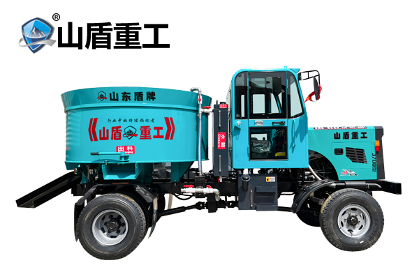 3700型四驅(qū)攪拌運(yùn)輸車